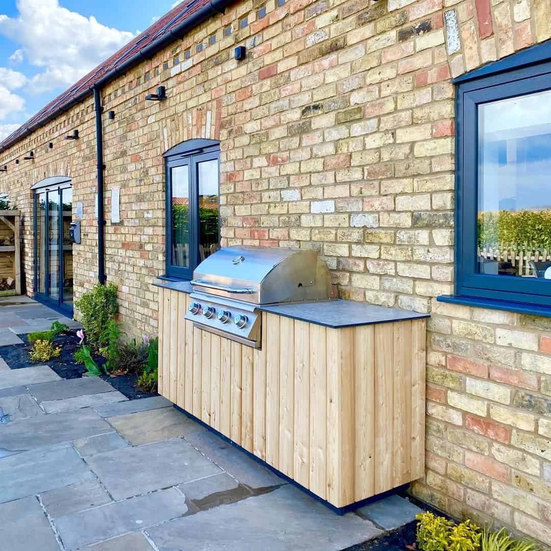 8 Garden BBQ Area Ideas for Stylish Outdoor Grilling 8 space-saving bbq area