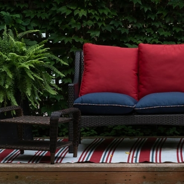 find inexpensive garden furniture