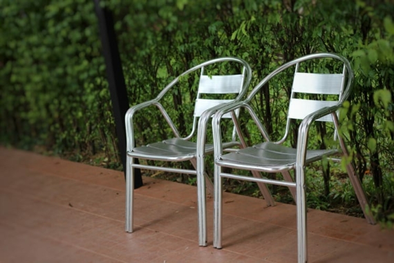 remove paint from aluminium garden furniture