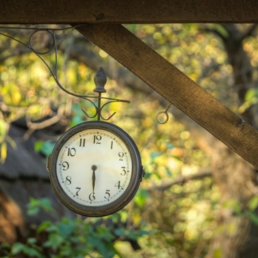 when to buy garden furniture