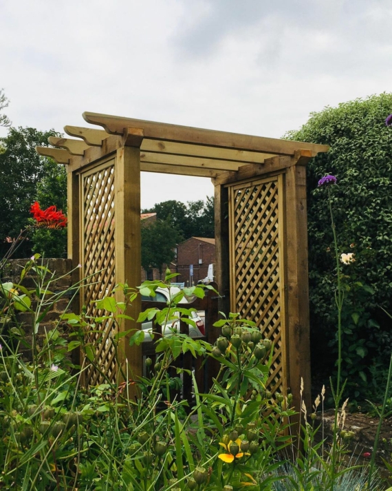 How to Build a Simple Arbour with Planter Boxes & Creative DIY Ideas 1