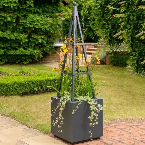 harrod obelisk planter