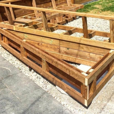 making a triangular planter box